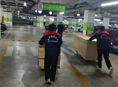 国内长途搬家:300元/车+6元/公里+路桥费